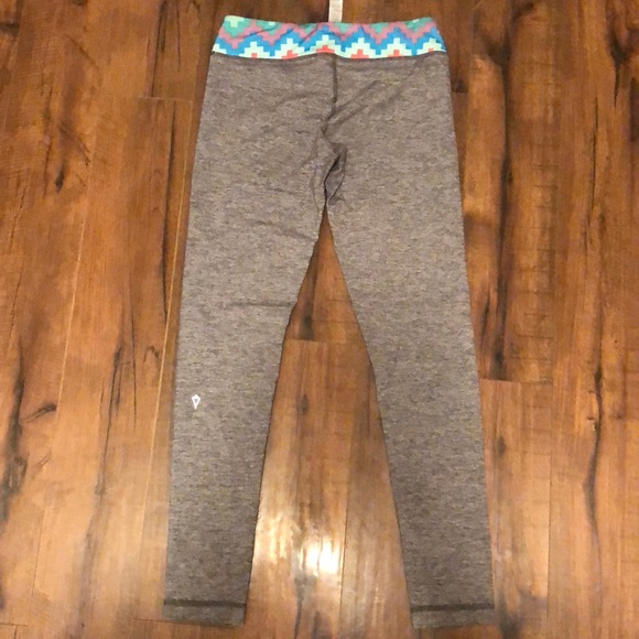 Ivivva Rhytmic Tight - Picture 3 of 5